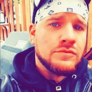 Meet your Posher, Travis